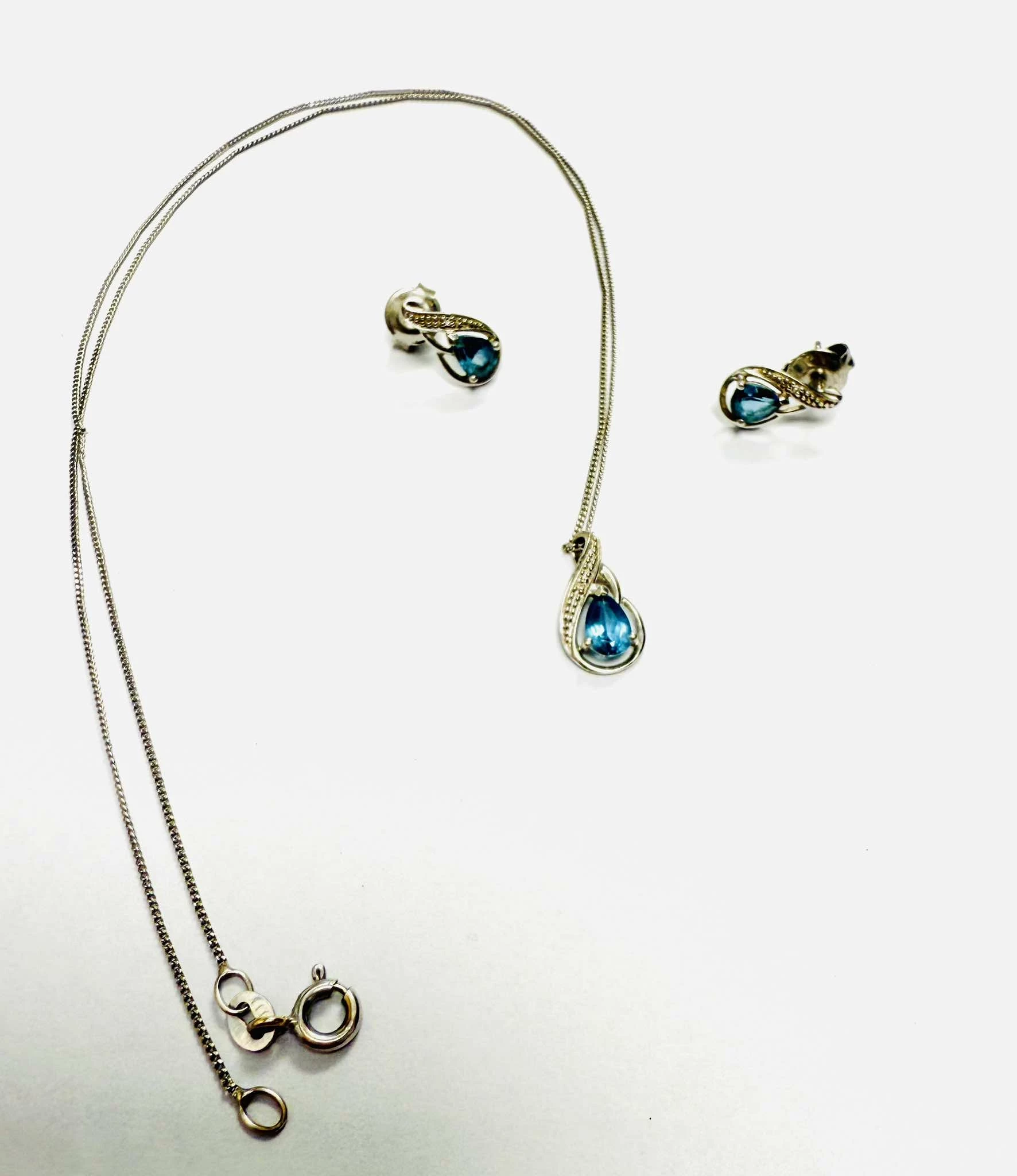 lancuszek-z-zawieszka-kolczyki-z-topazem-certyfikat-material-17089-1