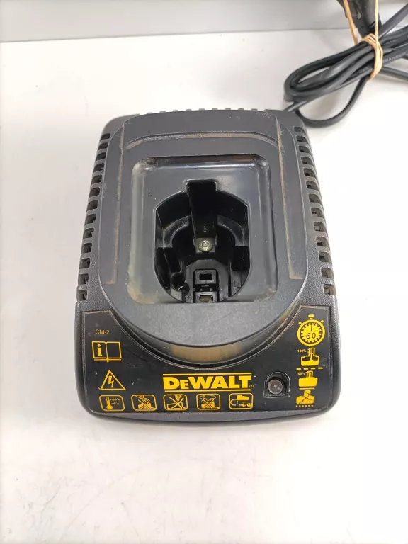 ŁADOWARKA DEWALT DE9118