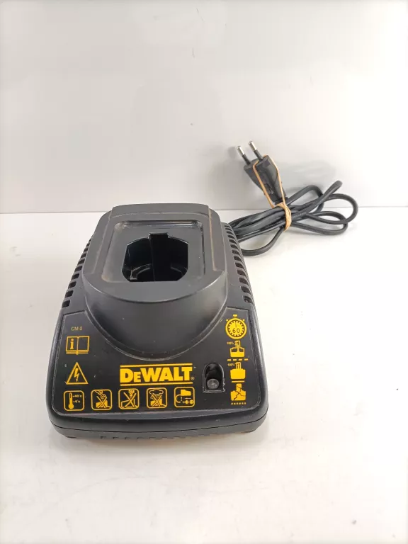 ŁADOWARKA DEWALT DE9118