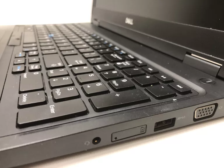 LAPTOP DELL LATITUDE 5590 15'6 I5 8GB RAM 256SSD