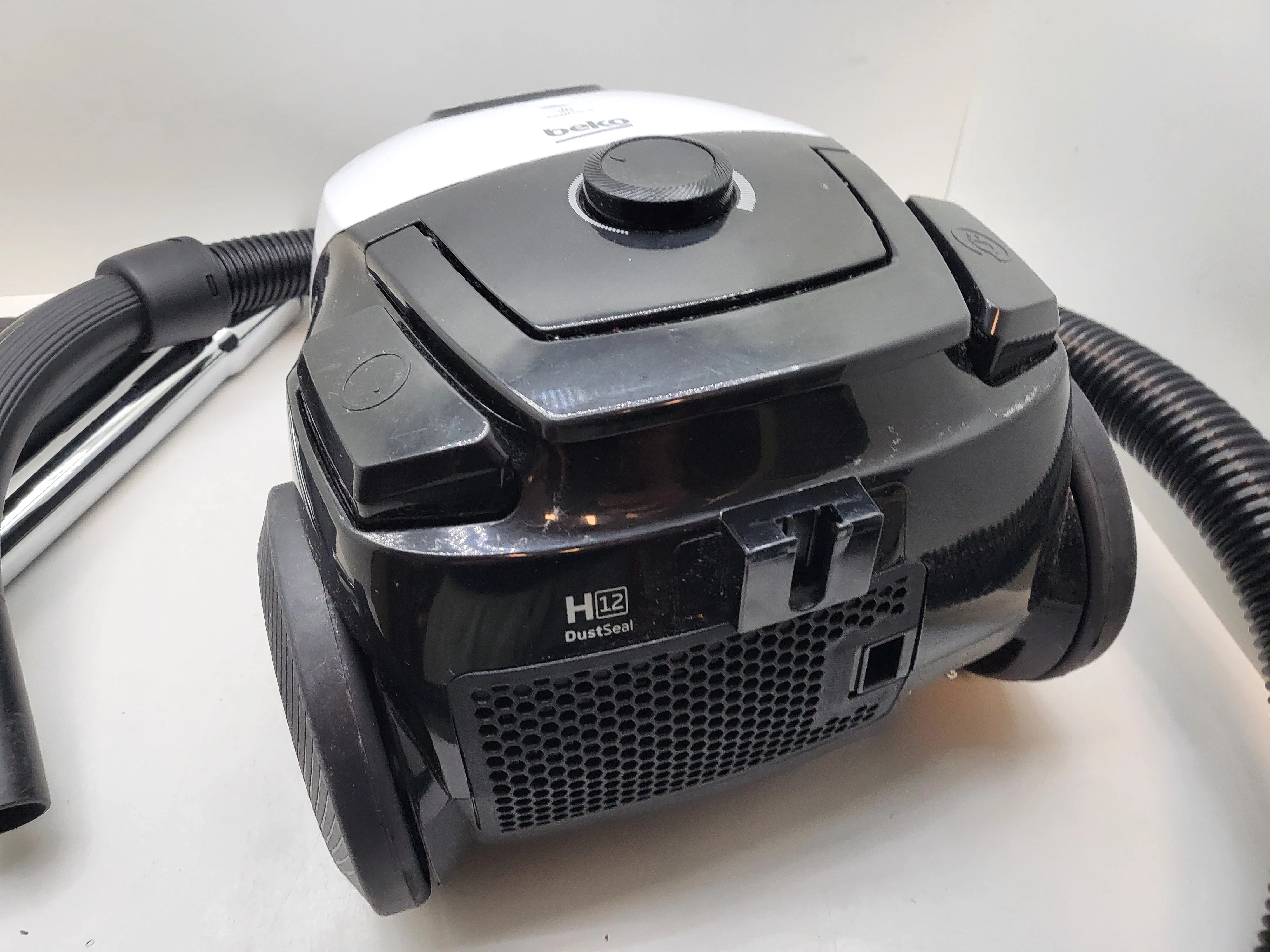 odkurzacz-beko-vcc34801aw-800w-workowy-kolor-dominujacy-129357-3