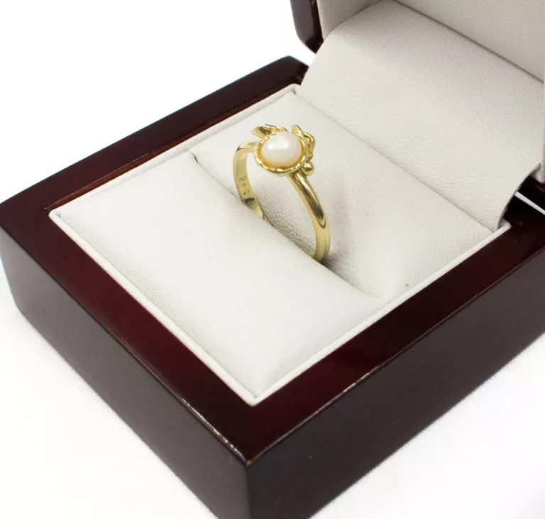 zloty-pierscionek-bialy-kamien-14k-r14-w295g-pilsudskiego-57-marki