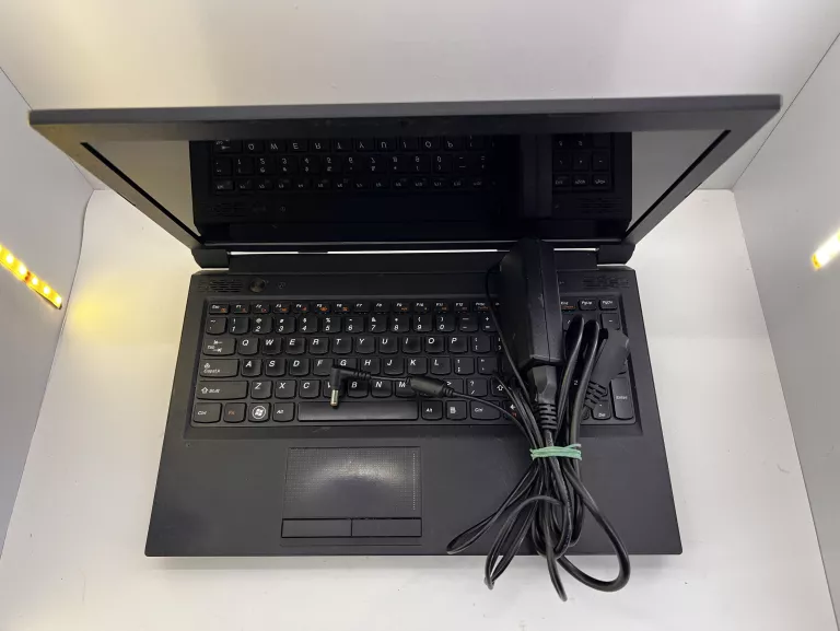 LAPTOP LENOVO B570E 4/156GB/WIN7/ INTEL PENTIUM CPU B960 ŁAD