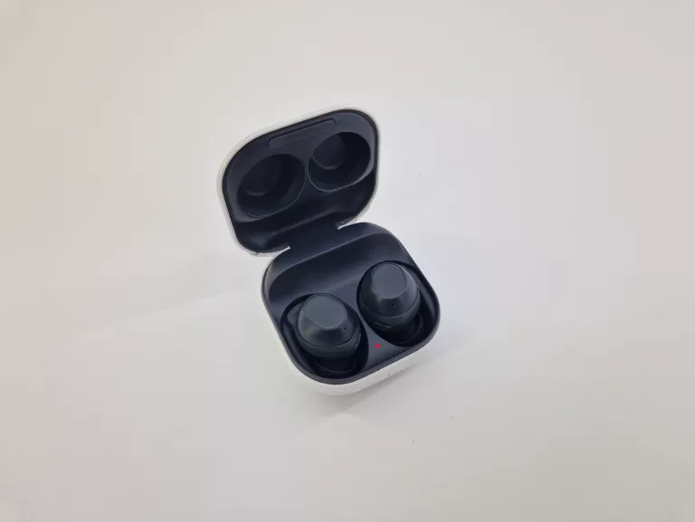 SŁUCHAWKI BEZPRZEWODOWE GALAXY BUDS FE BIAŁE