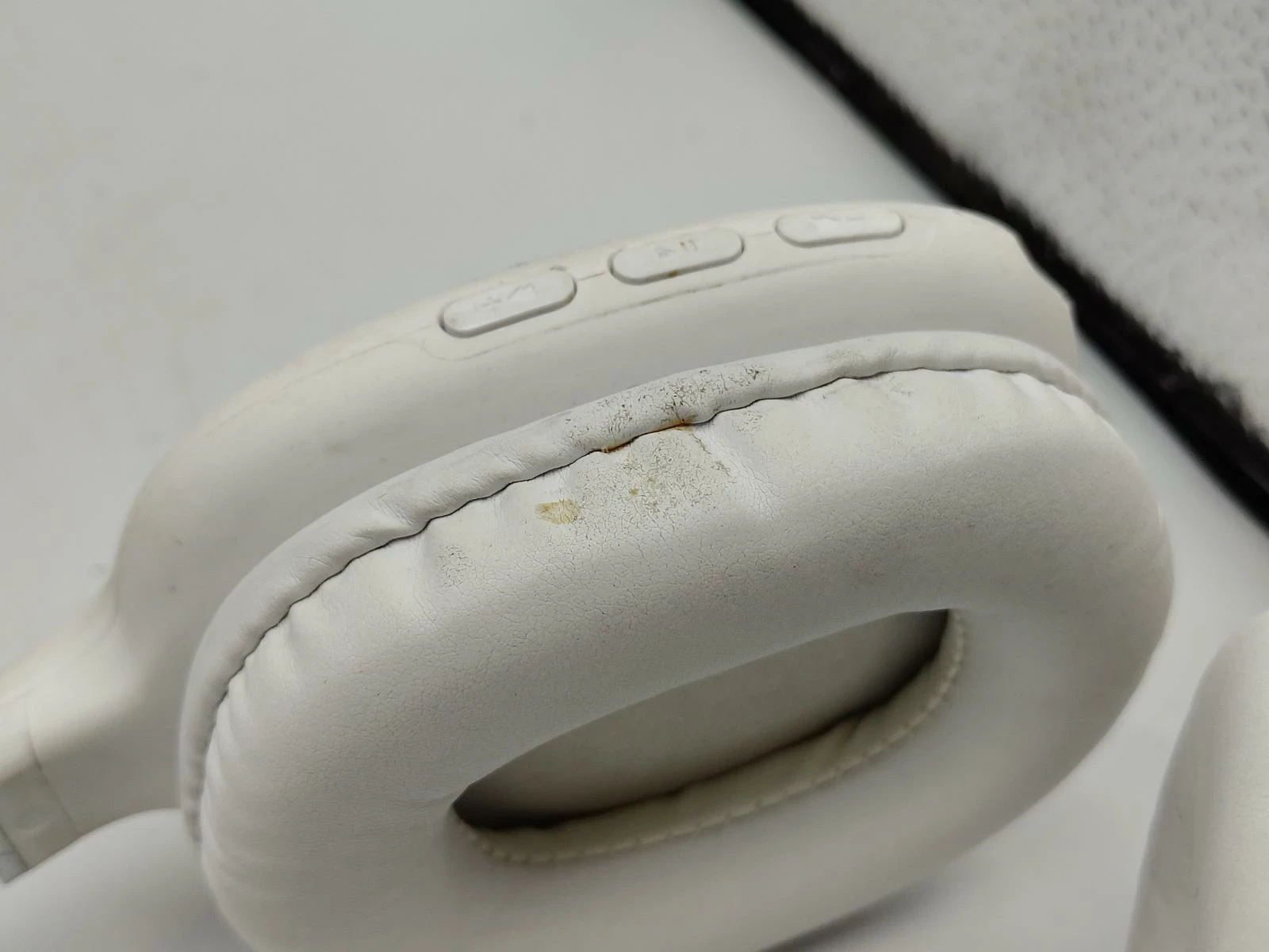 sluchawki-roseland-biale-marka-18812-1728918