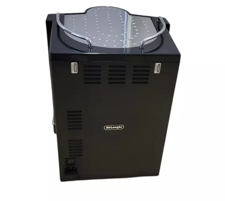 EKSPRES KOLBOWY DELONGHI EC820.B