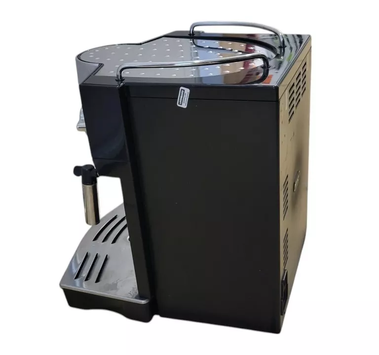 EKSPRES KOLBOWY DELONGHI EC820.B
