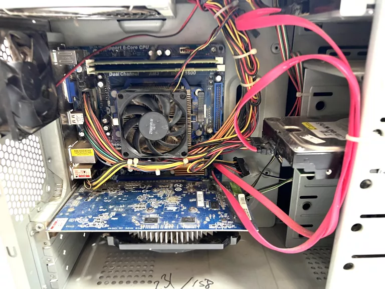 KOMPUTER BRAVO GTX 560 4GB RAM 1TB HDD AMD