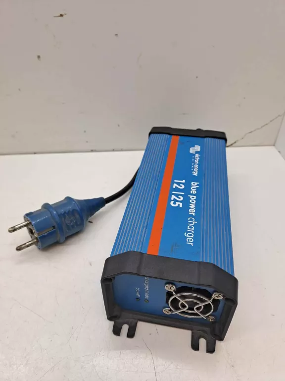 ŁADOWARKI VICTRON ENERGY BLUE POWER BATTERY CHARGER IP20