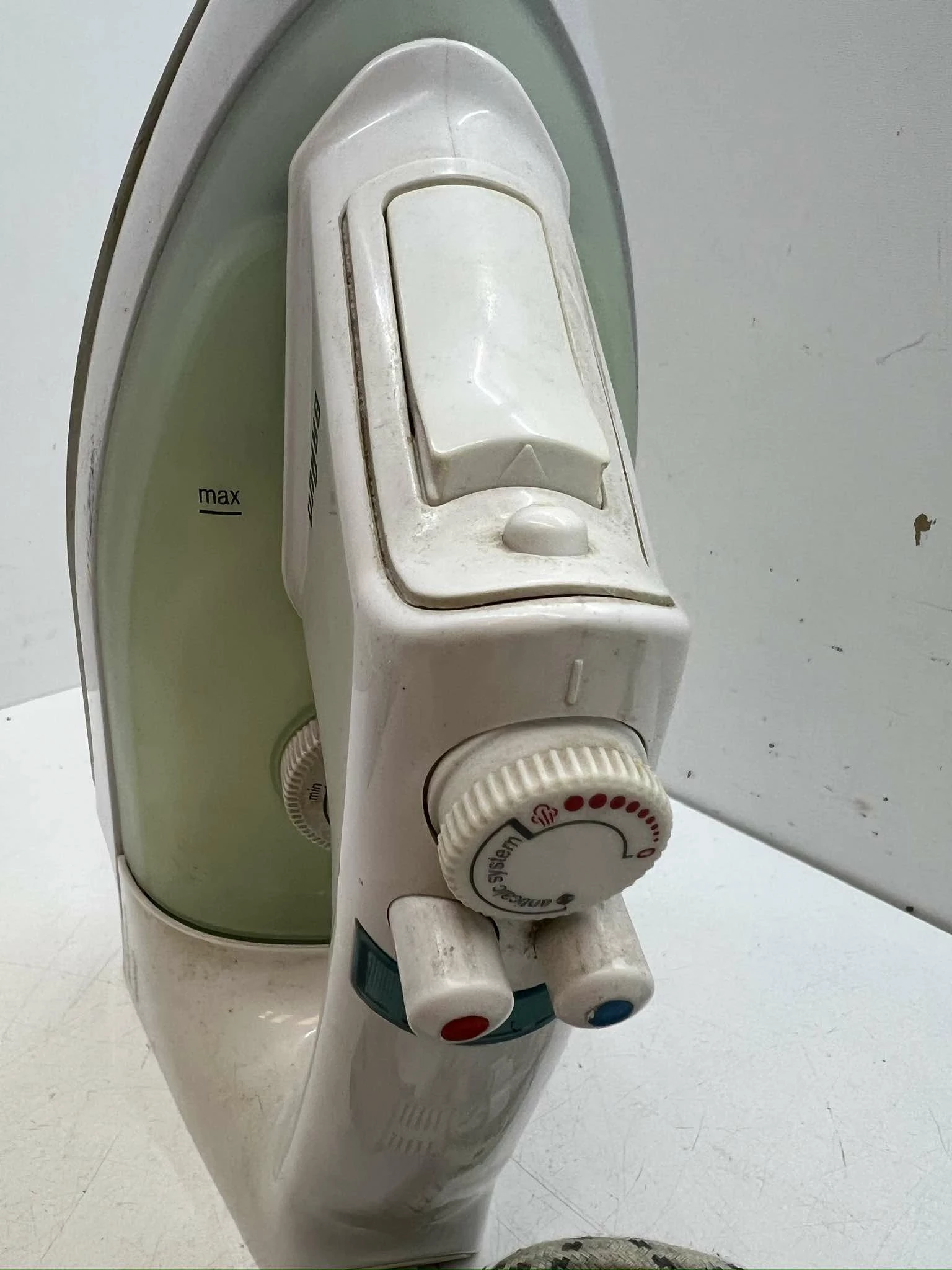 zelazko-braun-optistyle-1400w-kolor-dominujacy-129357-2