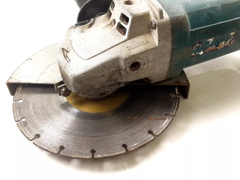 SZLIFIERKA KĄTOWA MAKITA 9069S 230MM