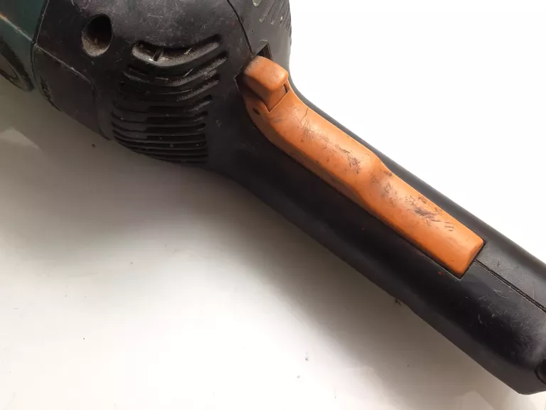 SZLIFIERKA KĄTOWA MAKITA 9069S 230MM