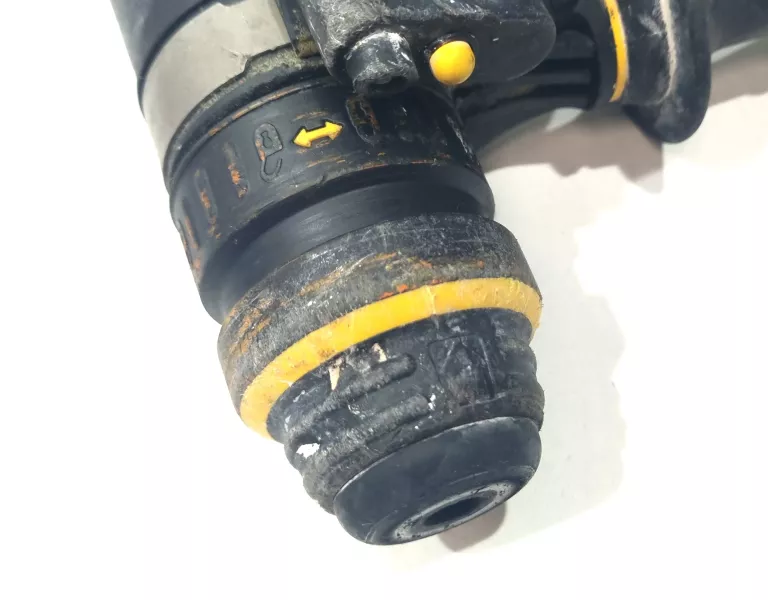 MŁOTOWIERTARKA DEWALT D25144-QS