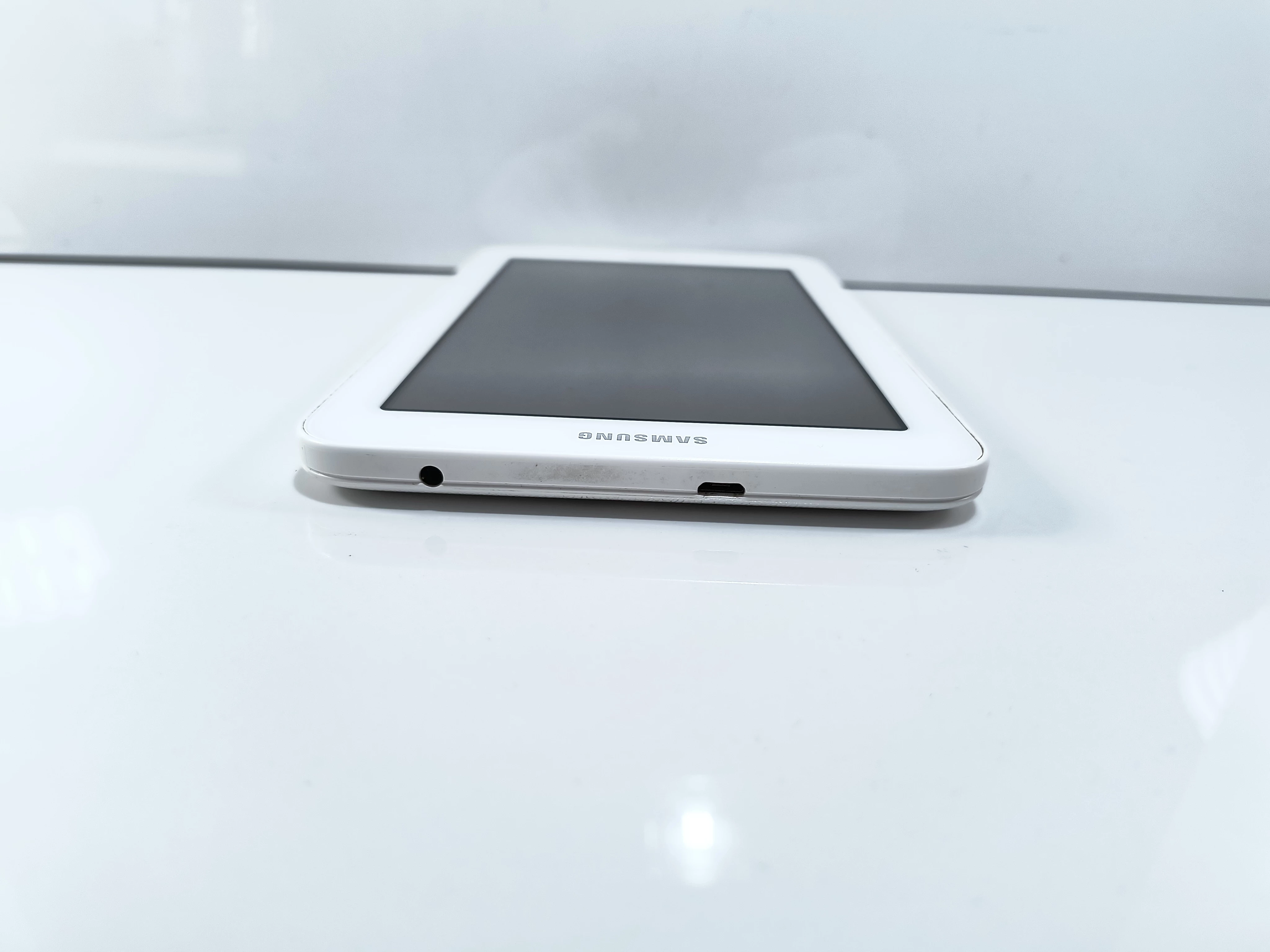 tablet-samsung-galaxy-tab-3-lite-sm-t113-7-18gb-bialy-transmisja-danych-217-64