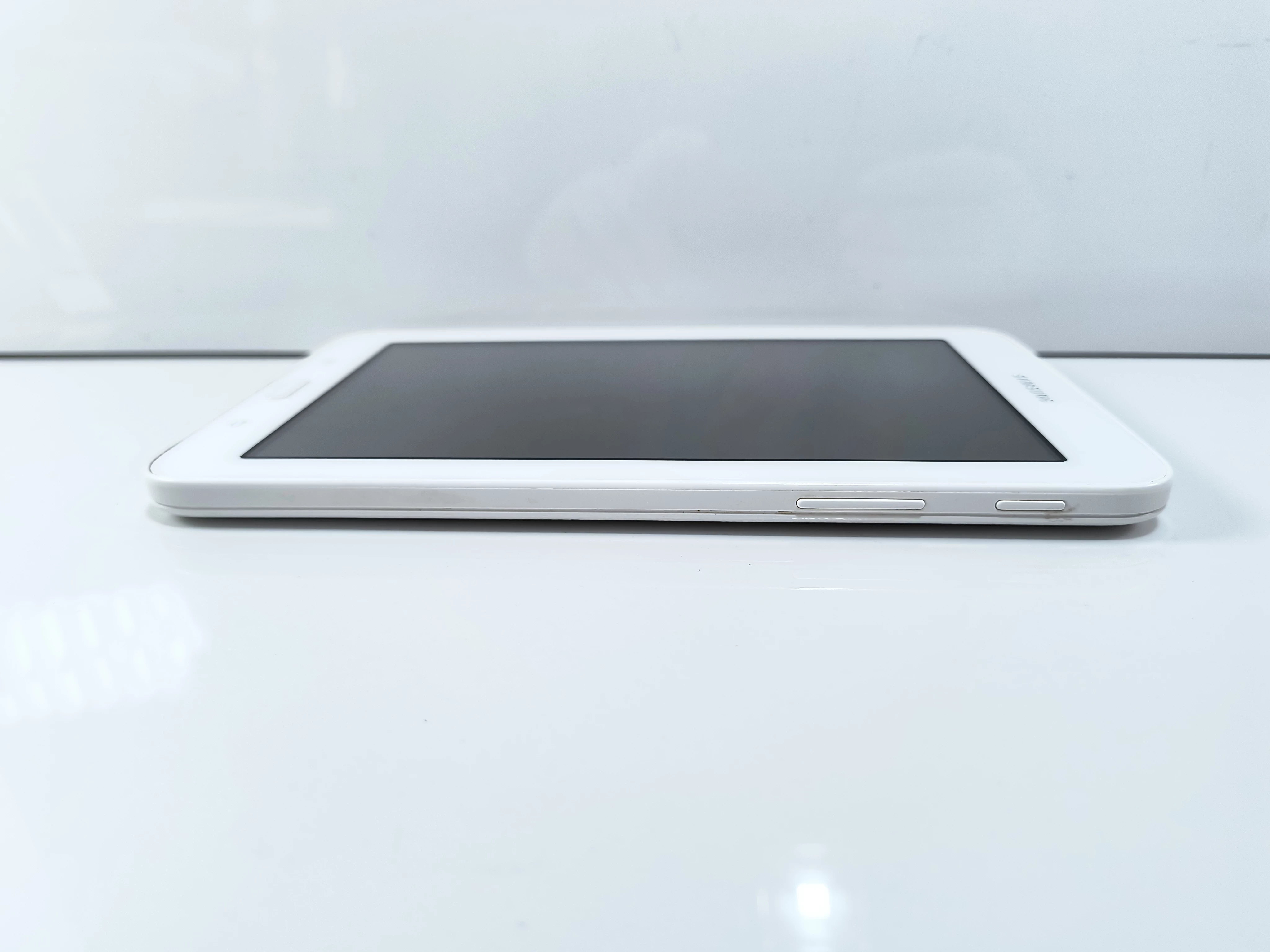 tablet-samsung-galaxy-tab-3-lite-sm-t113-7-18gb-bialy-komunikacja-219-2