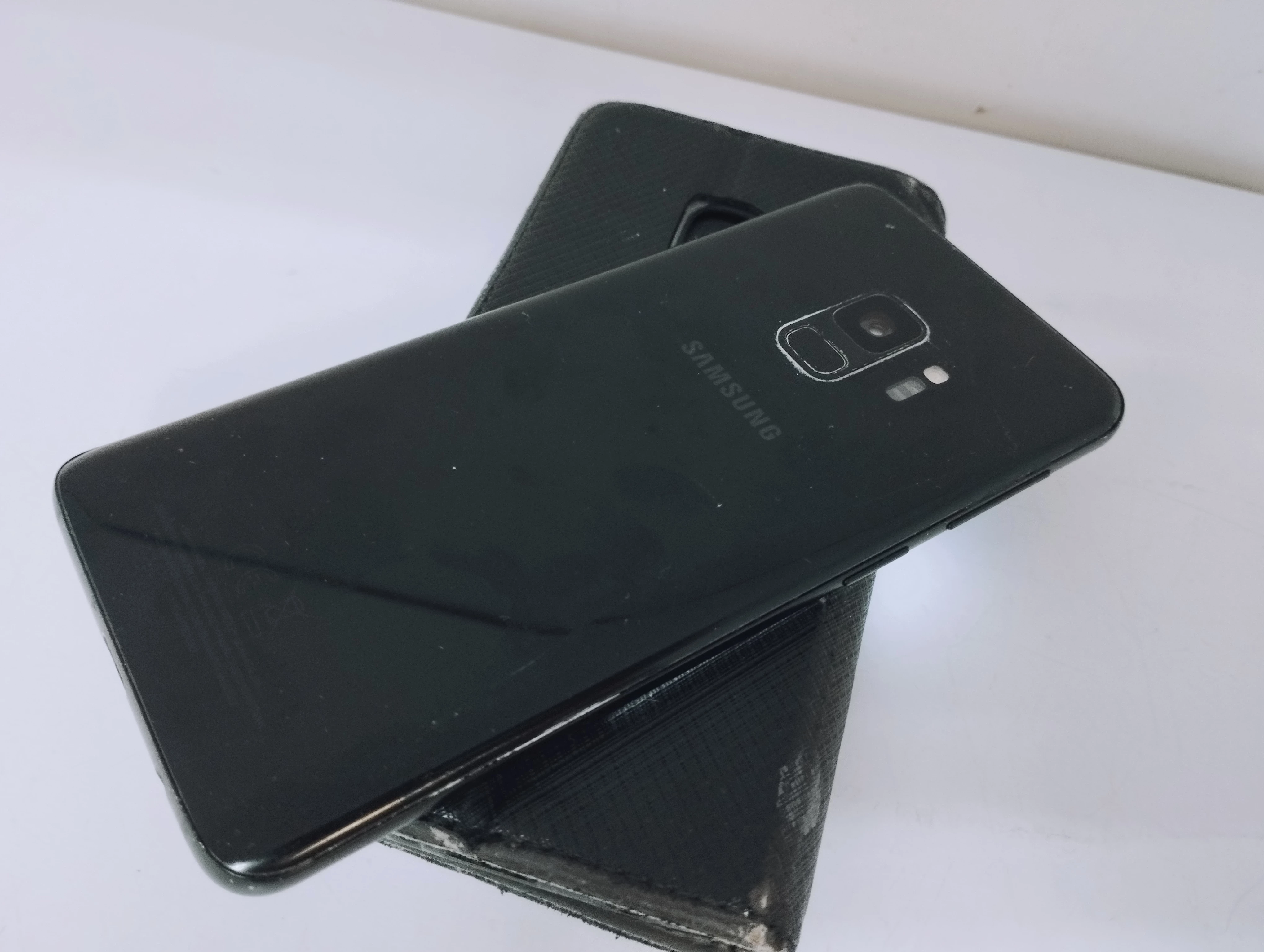 telefon-samsung-galaxy-s9-643-gb-ean-gtin-8801643129958