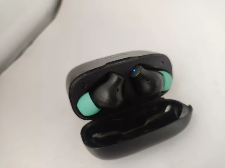 SŁUCHAWKI JBL VIBE 200TWS PUDELKO