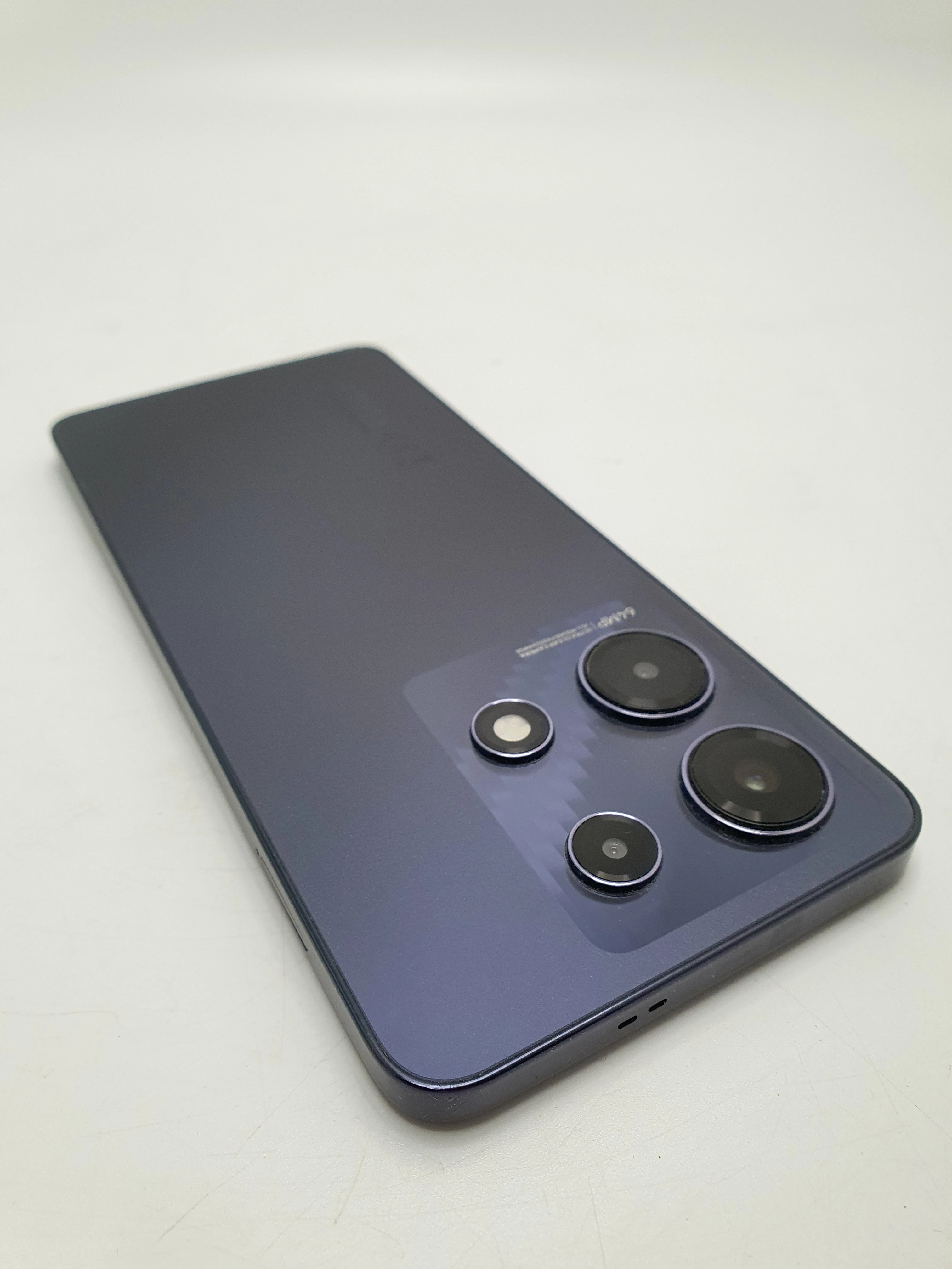 telefon-infinix-note-30-8256-gb-komplet-kolor-127448-1