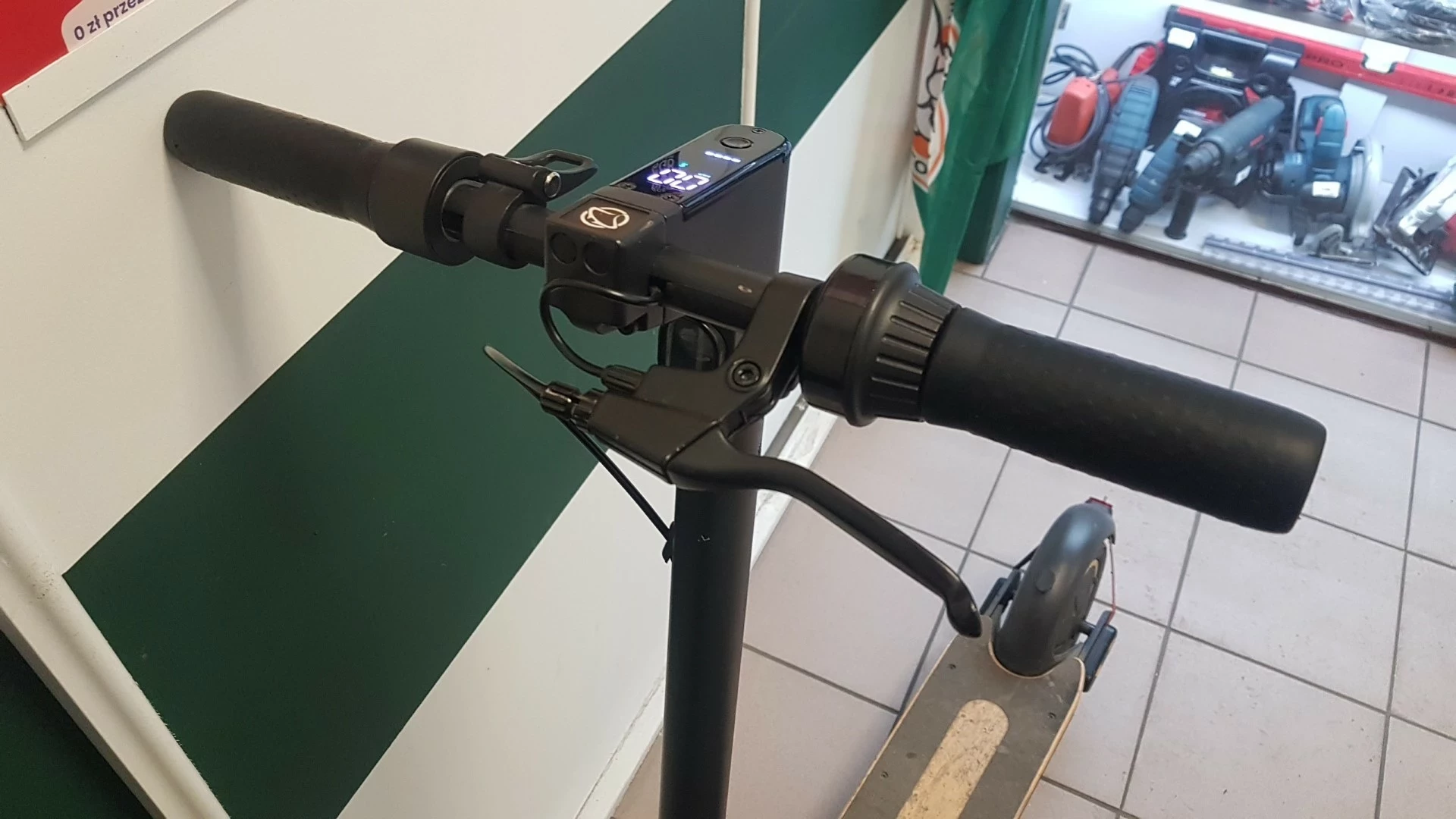 hulajnoga-elektryczna-manta-xrider-mes1002j-500w-10-cali-predkosc-maksymalna-2000