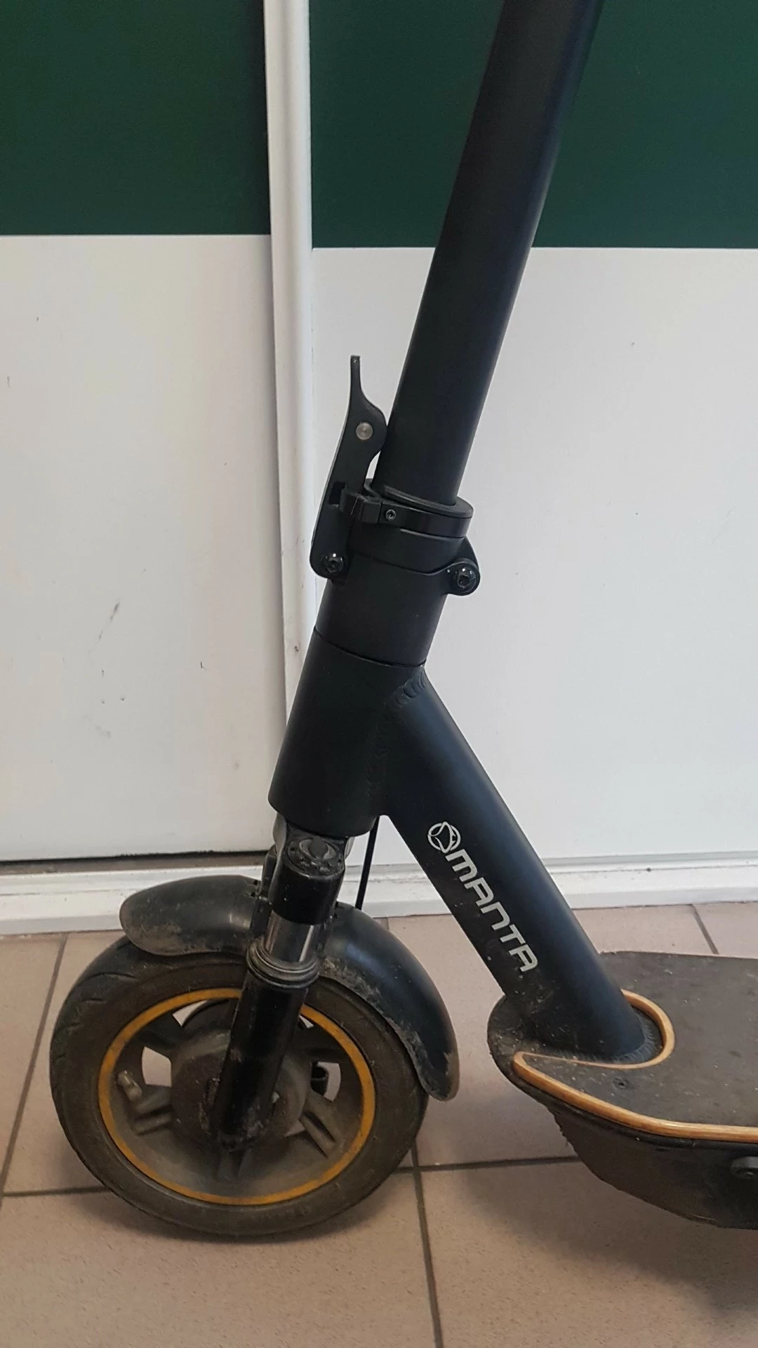 hulajnoga-elektryczna-manta-xrider-mes1002j-500w-10-cali-marka-214-363221