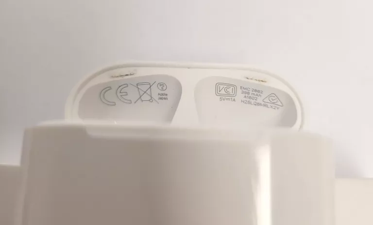 SŁUCHAWKI AIRPODS MODEL:A1602 MV7N2ZM/A