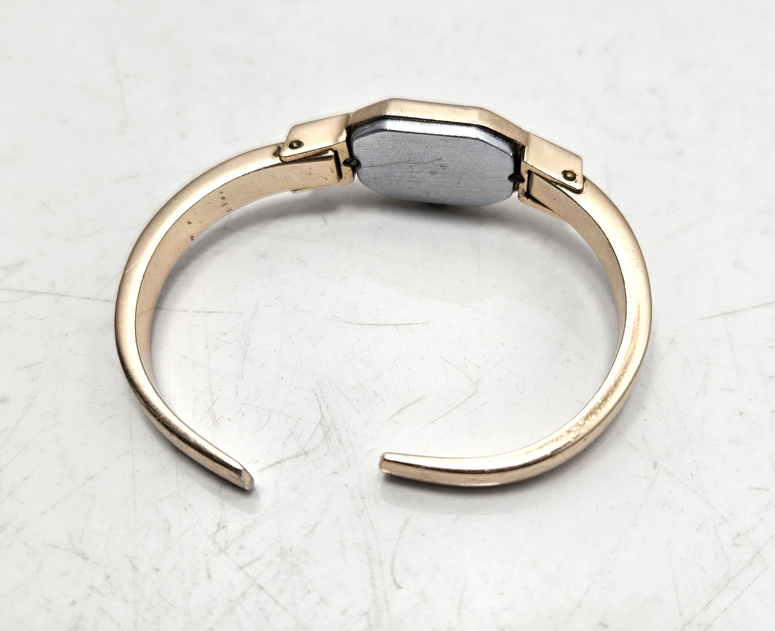 zegarek-damski-nakrecany-prl-material-paska-129219-1780906