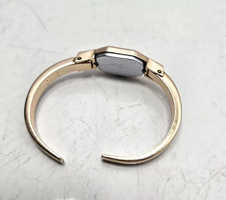 zegarek-damski-nakrecany-prl-rodzaj-129220-1