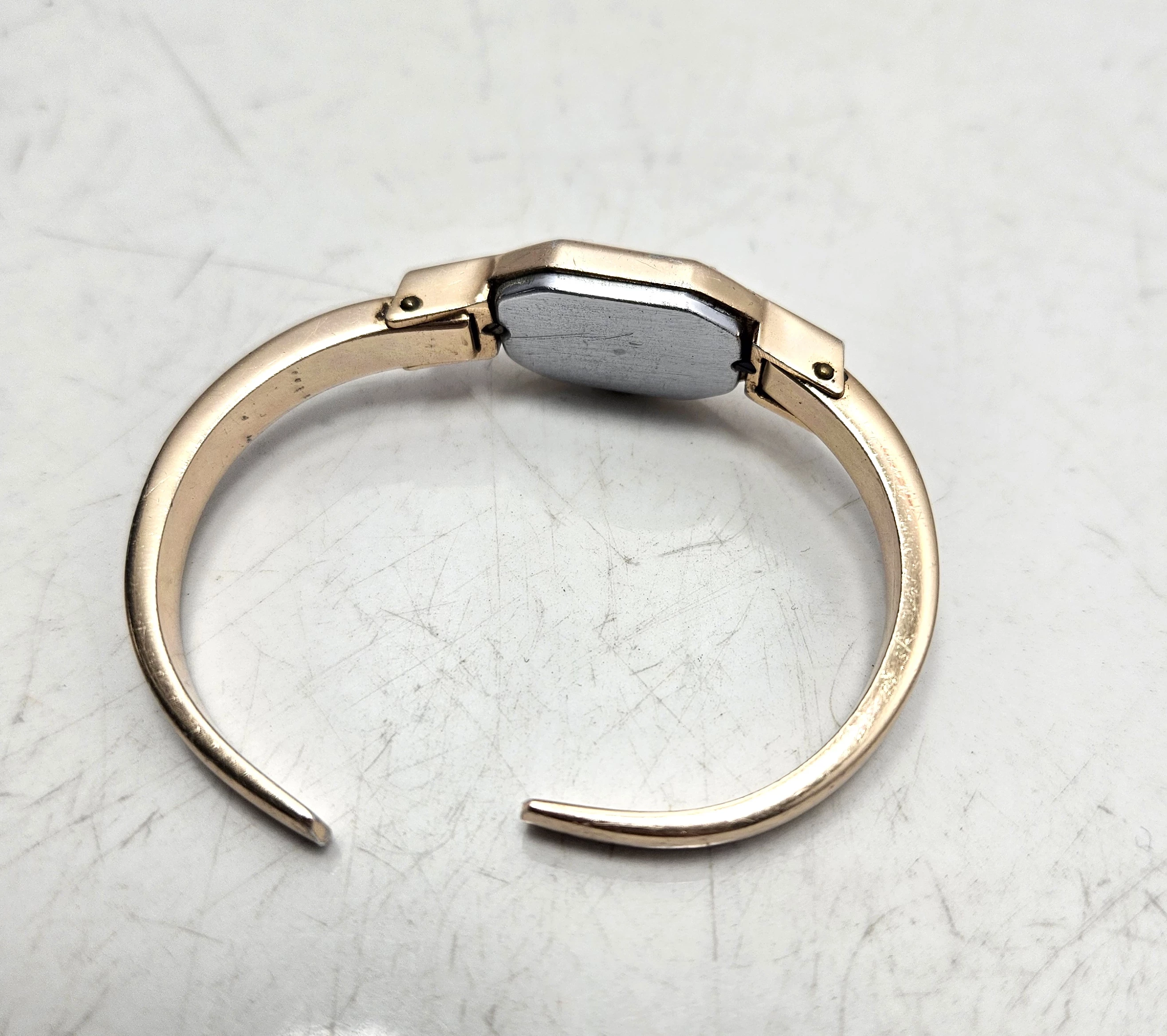 zegarek-damski-nakrecany-prl-rodzaj-129220-1