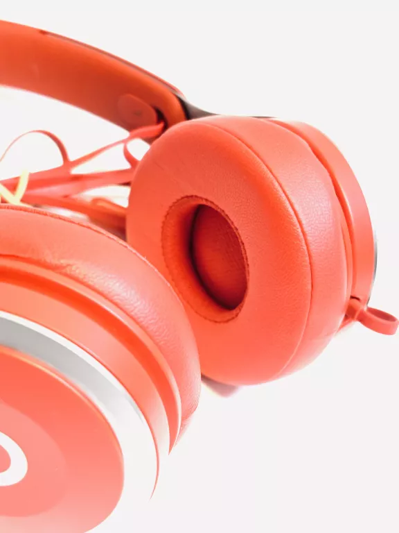 SŁUCHAWKI NAUSZNE APPLE BEATS CZERWONE PRZEWODOWE