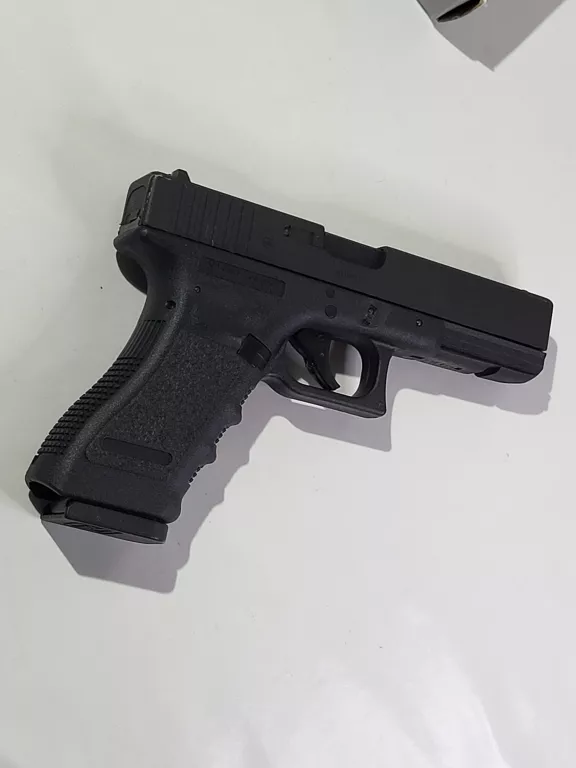 WIATRÓWKA UMAREX GLOCK 17 PUD