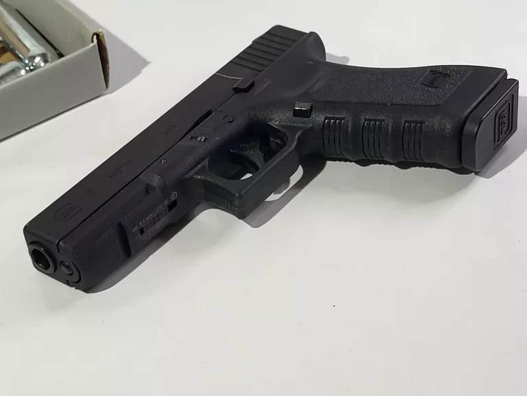 WIATRÓWKA UMAREX GLOCK 17 PUD