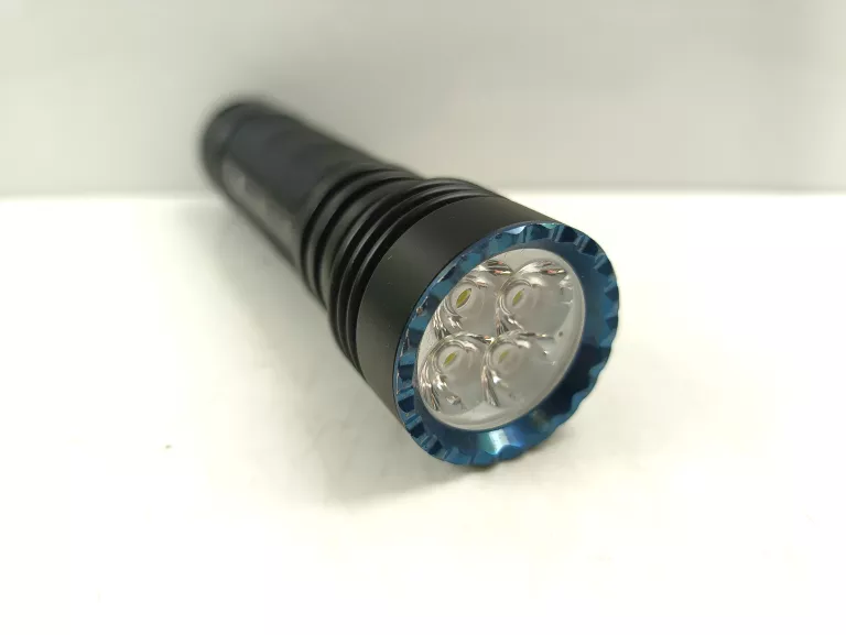 LATARKA TAKTYCZNO-POSZUKIWAWCZA OLIGHT SEEKER 3 PRO - 4200 LUMENÓW