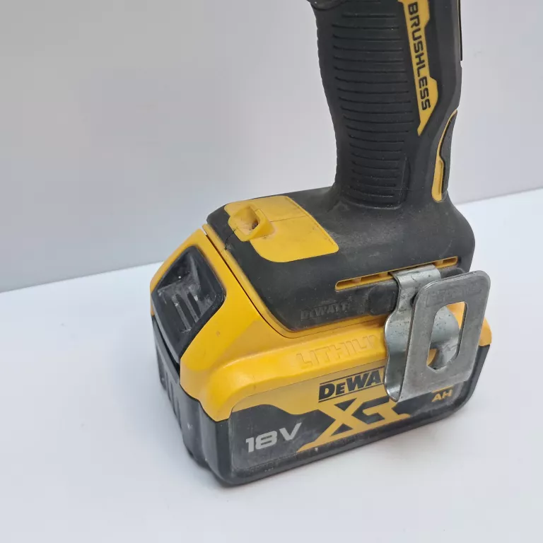 ZESTAW WIERTARKO-WKRĘTARKA DEWALT 18 V DCD100Y