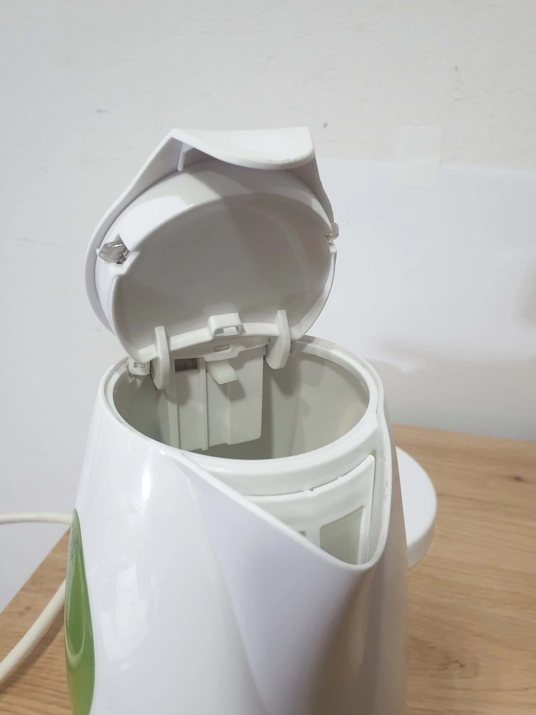 czajnik-clarus-elektryczny-turystyczny-09-l-marka-3230-1836999