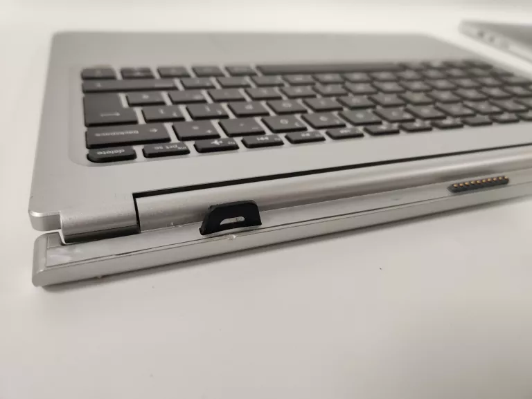 HP PAVILION X2 M3-6Y30/4GB/128GB/WIN10 OPIS