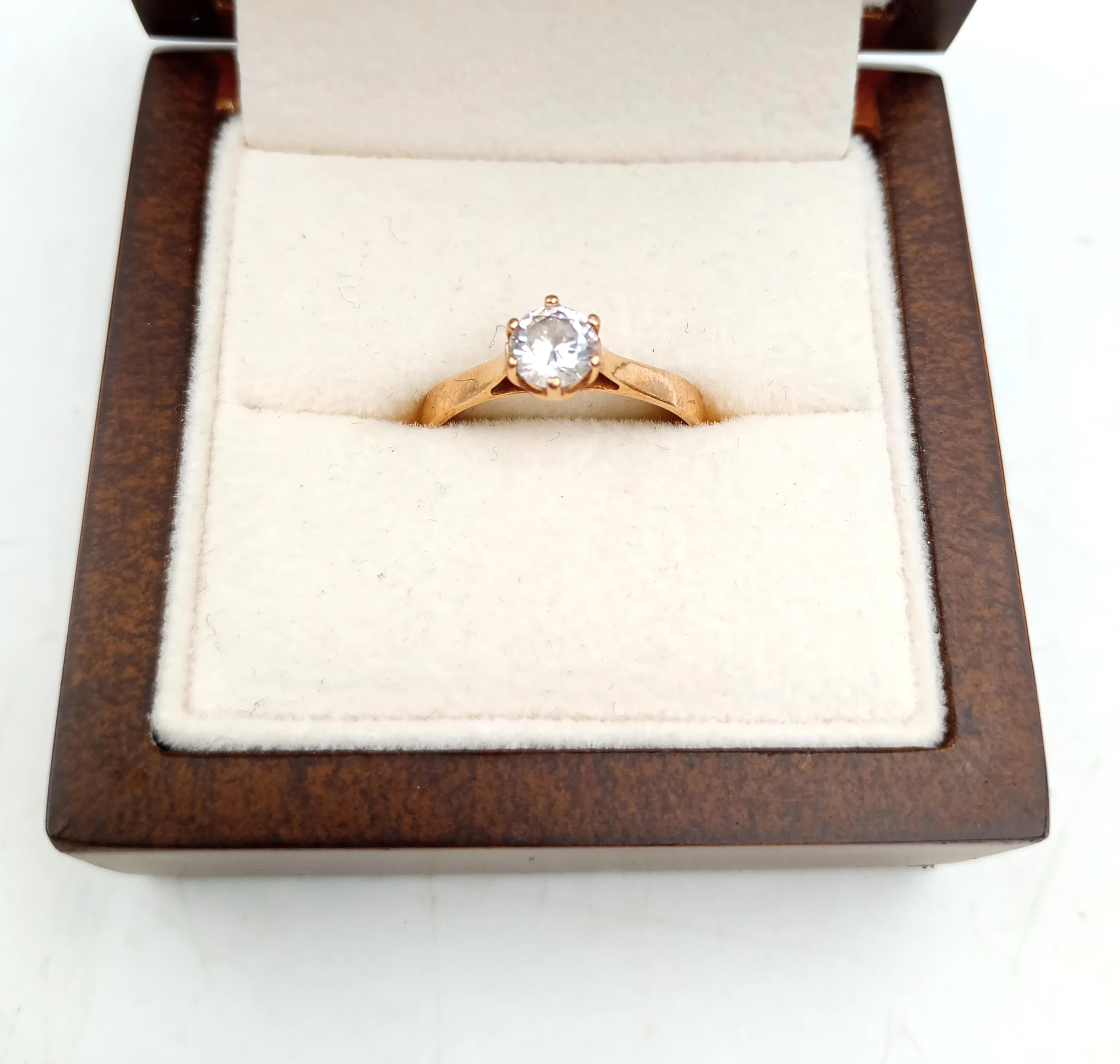 delikatny-zloty-pierscionek-141g585-r-11-i-armii-wojska-polskiego-10e-kolobrzeg