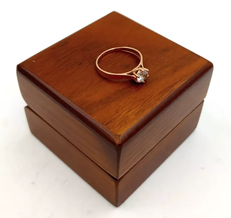 delikatny-zloty-pierscionek-141g585-r-11-material-15835-2