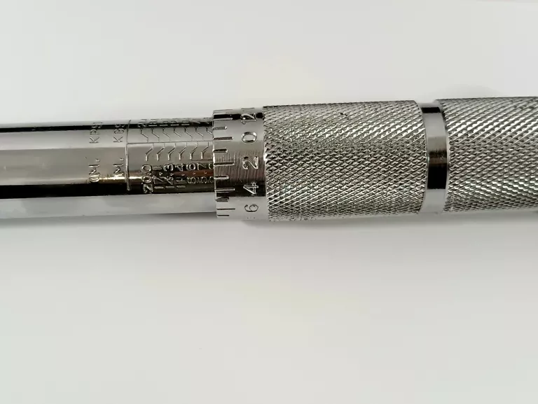KLUCZ DYNAMOMETRYCZNY VOREL 57350