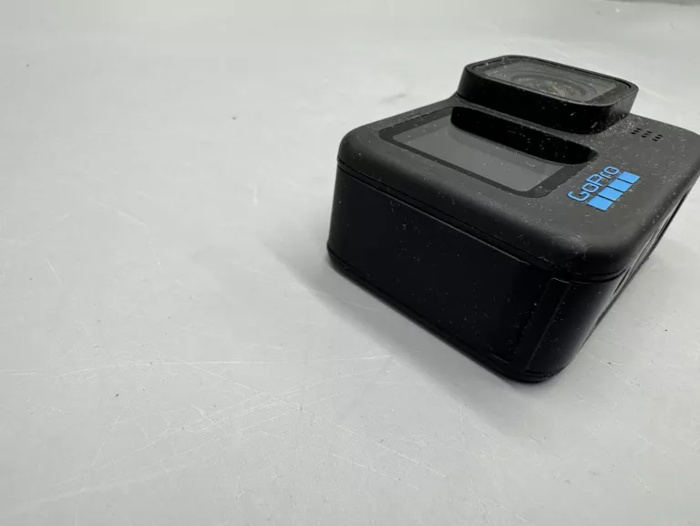 KAMERA SPORTOWA GOPRO HERO11 KOMPLET (ZBITY EKRAN )