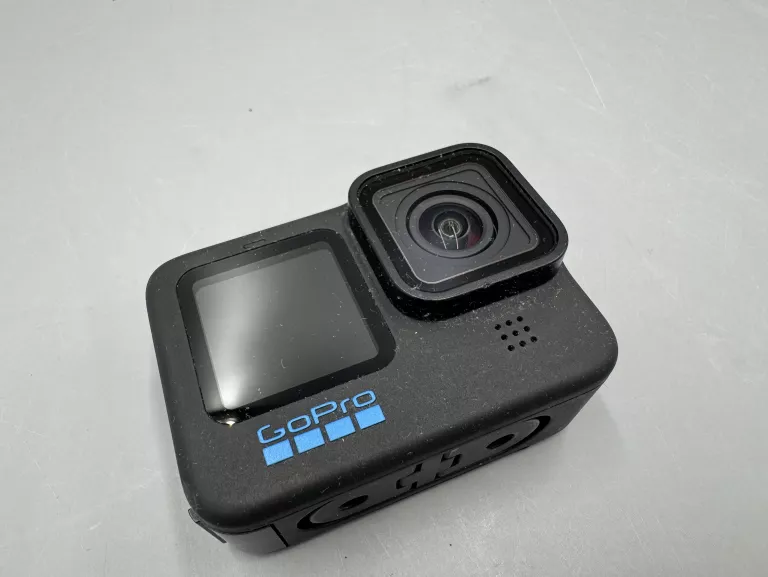 KAMERA SPORTOWA GOPRO HERO11 KOMPLET (ZBITY EKRAN )