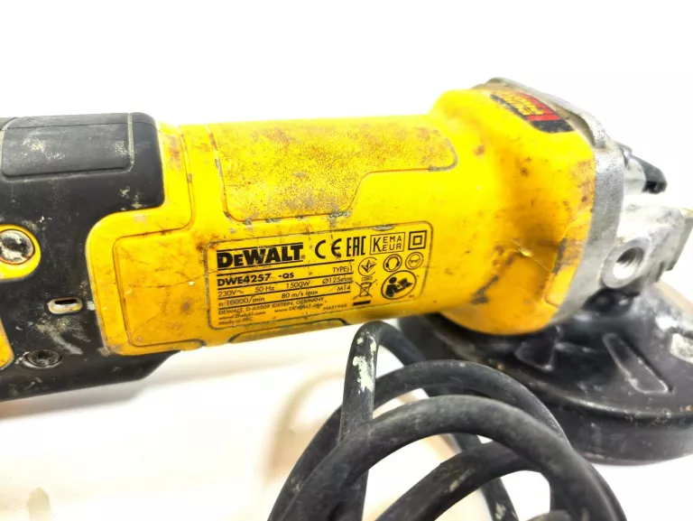 SZLIFIERKA KĄTOWA DEWALT DWE4257