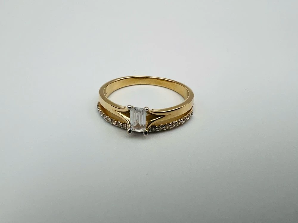 zloty-pierscionek-z-cyrkonia-w-330g-pr-585-rozm-19-waga-010