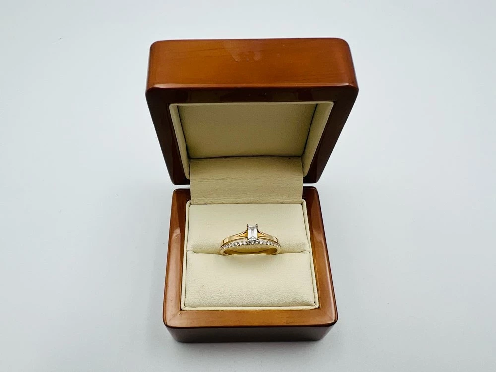 zloty-pierscionek-z-cyrkonia-w-330g-pr-585-rozm-19-tarnopolska-76-zabrze