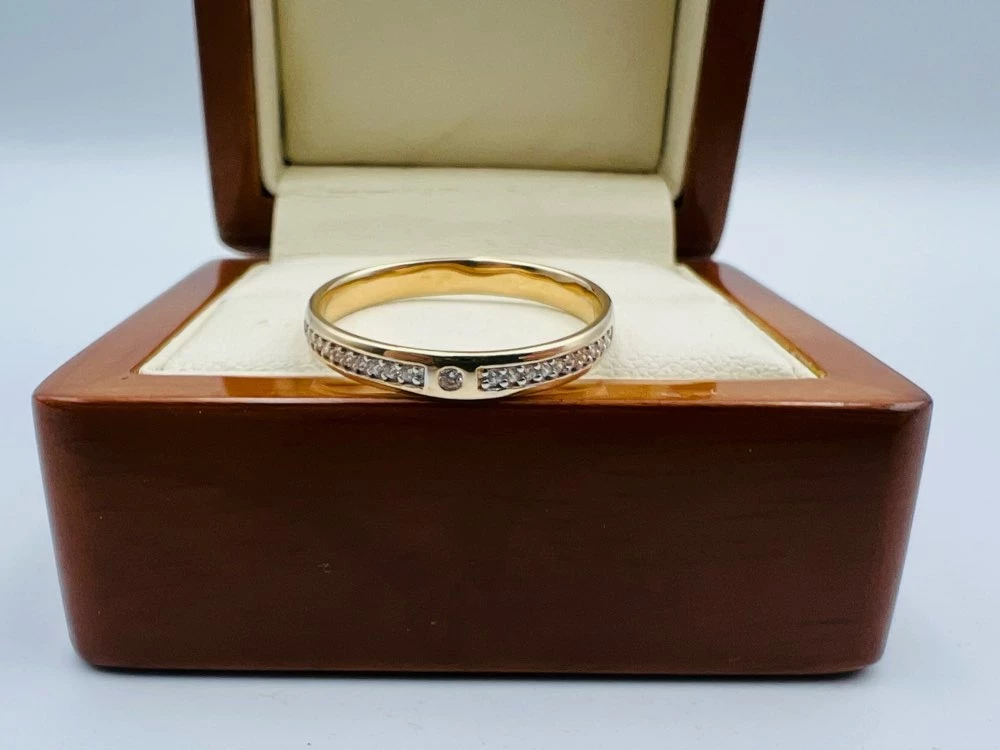 zloty-pierscionek-z-cyrkoniami-w-236g-pr-585-rozm-21-kolor-dominujacy-205826-225106