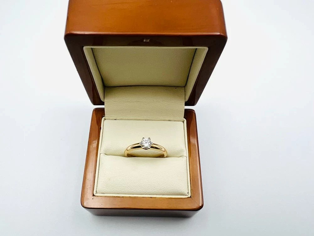 zloty-pierscionek-z-cyrkonia-w-292g-pr-585-rozm-20-tarnopolska-76-zabrze