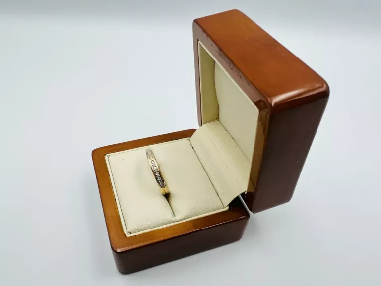 zloty-pierscionek-z-cyrkoniami-w-236g-pr-585-rozm-21-rodzaj-2205-16