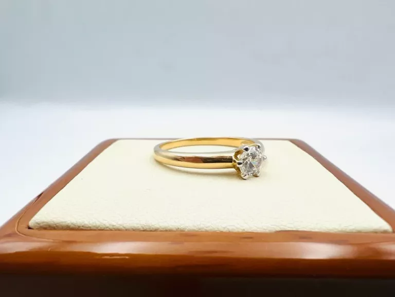 zloty-pierscionek-z-cyrkonia-w-292g-pr-585-rozm-20-kamien-17088-524288