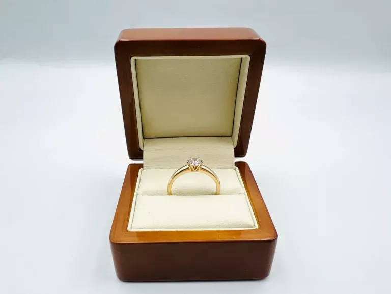 zloty-pierscionek-z-cyrkonia-w-292g-pr-585-rozm-20-stan-11323-2