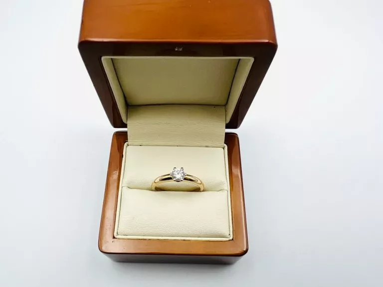 zloty-pierscionek-z-cyrkonia-w-292g-pr-585-rozm-20-tarnopolska-76-zabrze