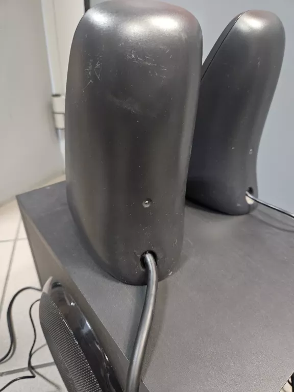 LOGITECH 2.1 Z623 THX SPEAKER SYSTEM